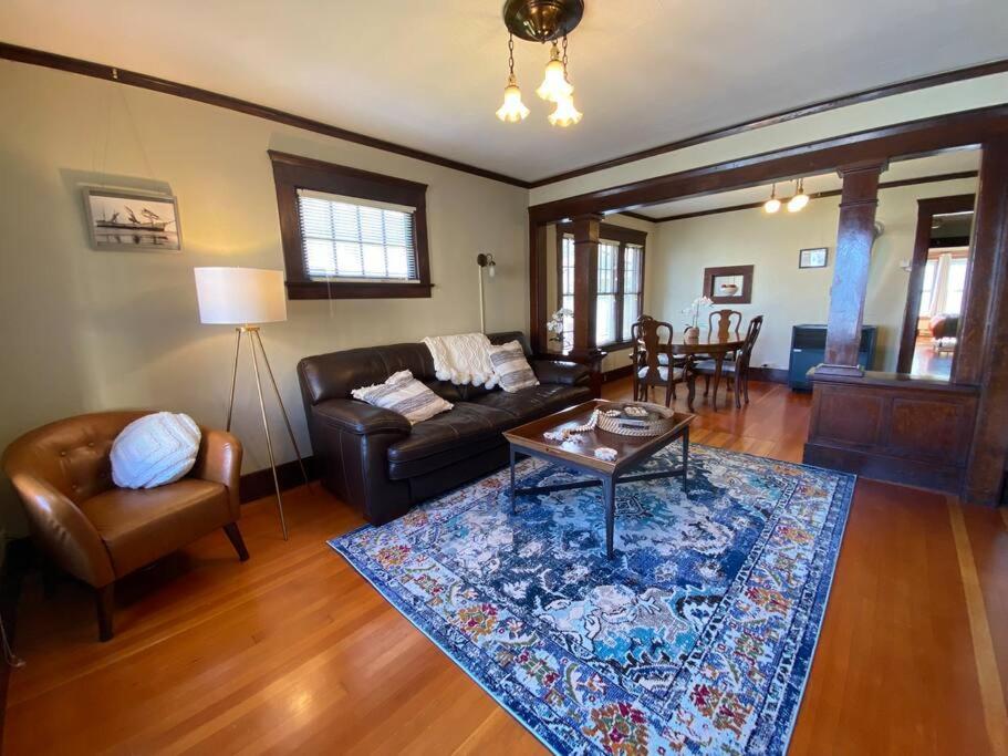 Historic Downtown Riverview Flat, No. 2 Astoria Exterior photo